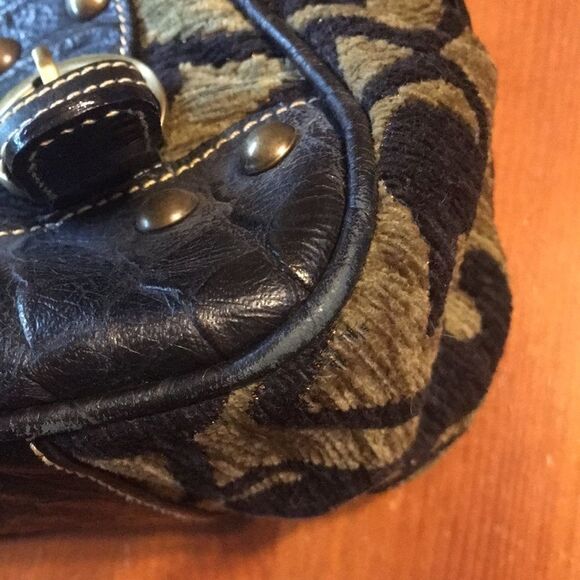 Petusco Handbag with Genuine Leather Trim - Picture 3 of 12